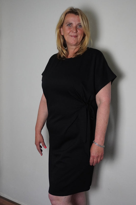 Black mid dress
